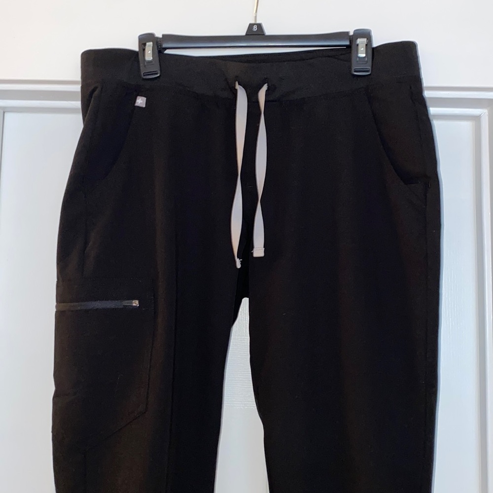 FIGS jogger scrub pants, size large